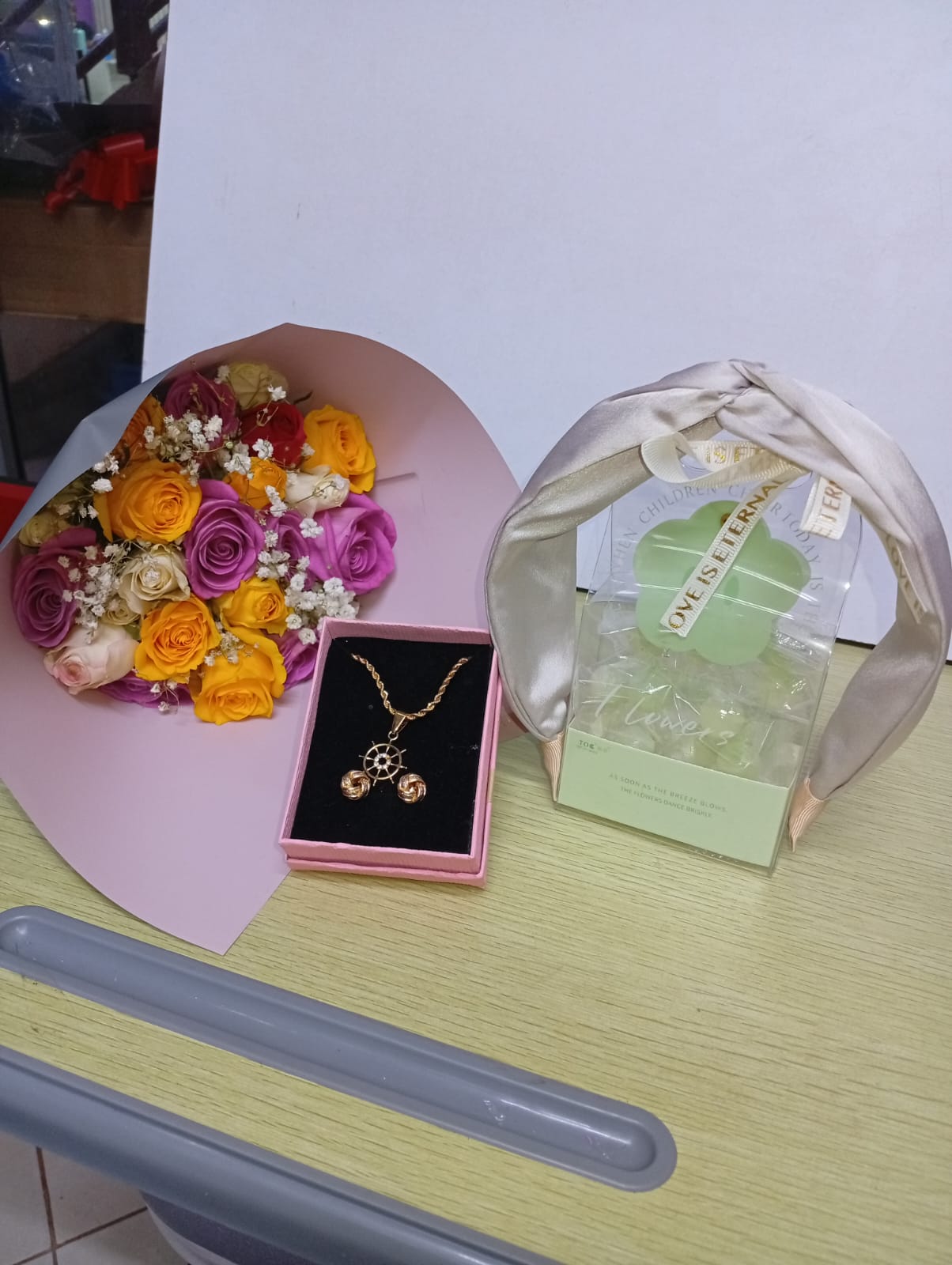 Simple lady gift set